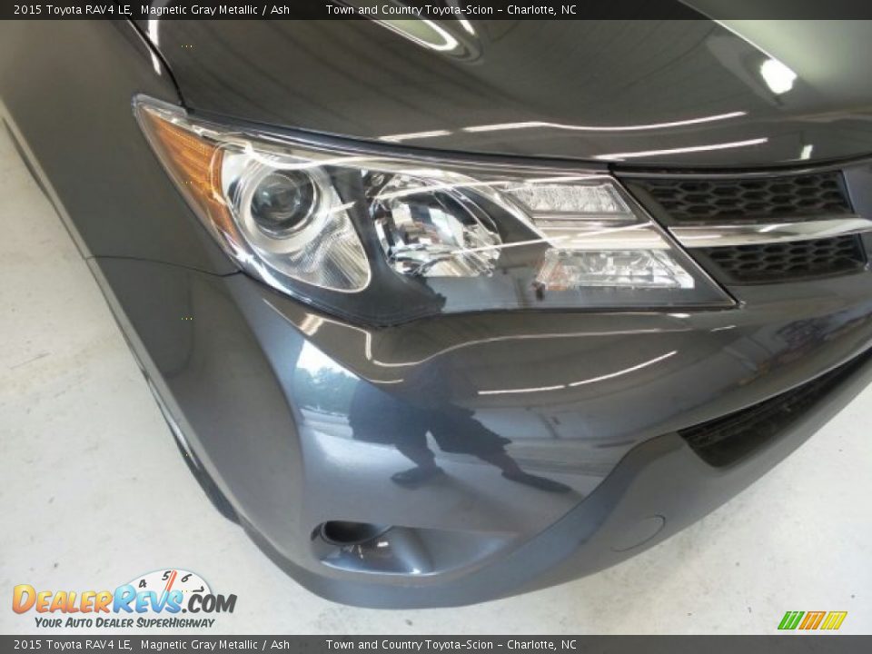 2015 Toyota RAV4 LE Magnetic Gray Metallic / Ash Photo #4