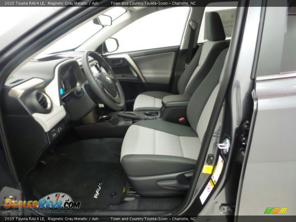 2015 Toyota RAV4 LE Magnetic Gray Metallic / Ash Photo #13