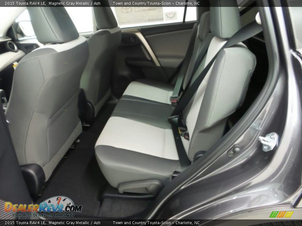 2015 Toyota RAV4 LE Magnetic Gray Metallic / Ash Photo #14