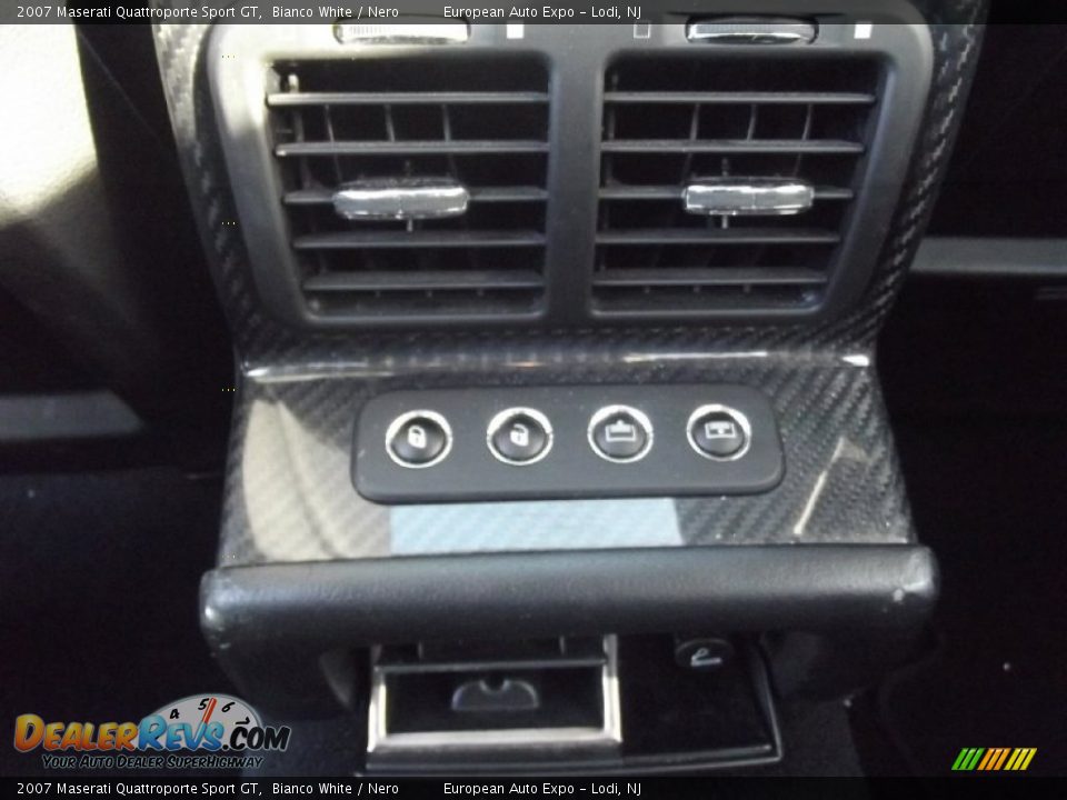 2007 Maserati Quattroporte Sport GT Bianco White / Nero Photo #32