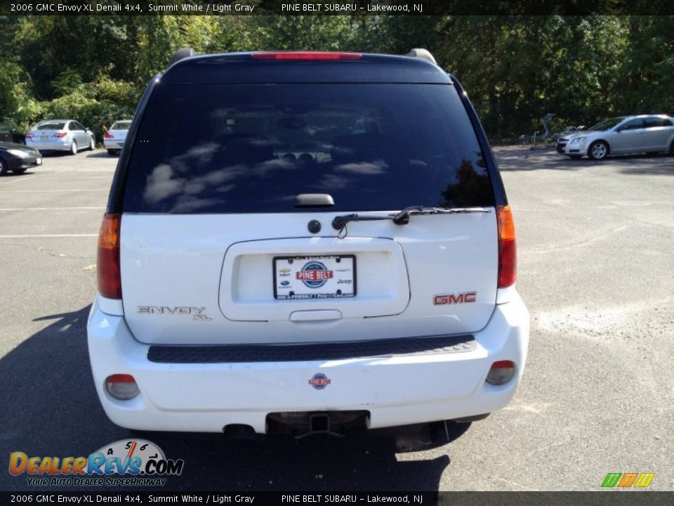 2006 GMC Envoy XL Denali 4x4 Summit White / Light Gray Photo #8