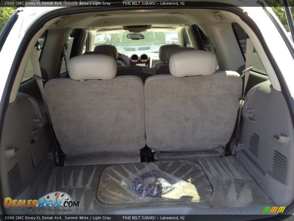 2006 GMC Envoy XL Denali 4x4 Summit White / Light Gray Photo #9