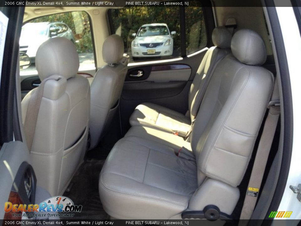 2006 GMC Envoy XL Denali 4x4 Summit White / Light Gray Photo #12
