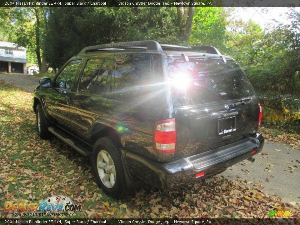 2004 Nissan Pathfinder SE 4x4 Super Black / Charcoal Photo #6