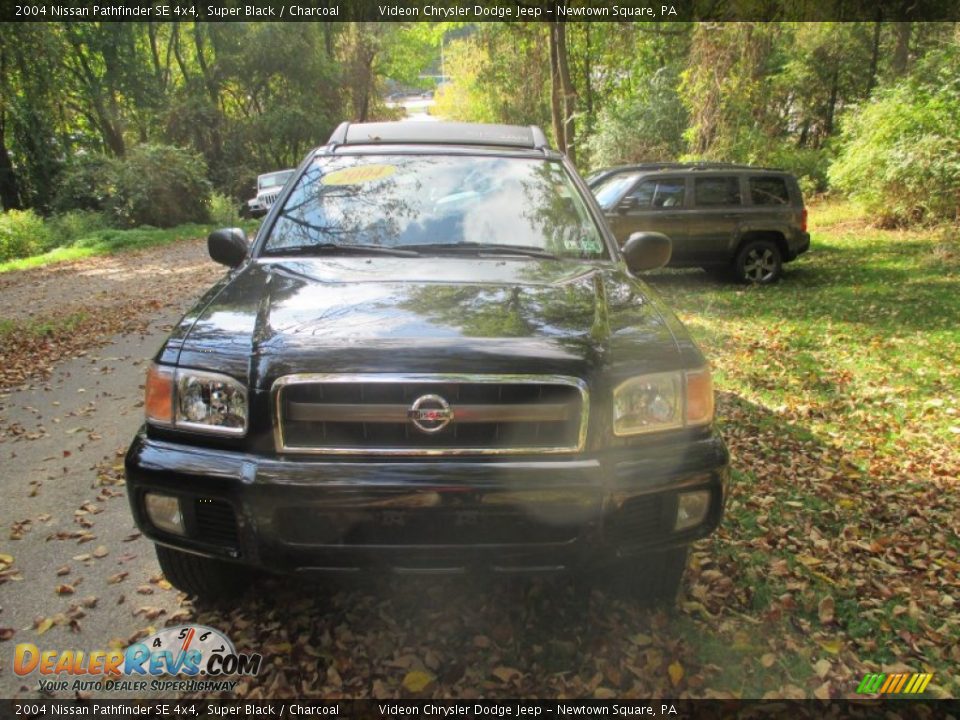2004 Nissan Pathfinder SE 4x4 Super Black / Charcoal Photo #7