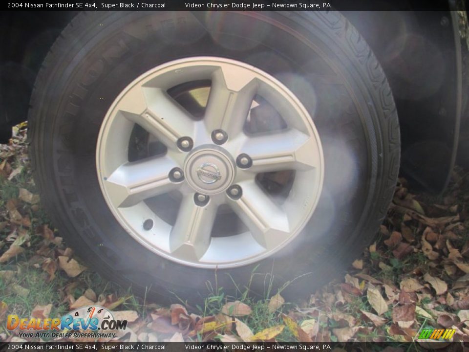 2004 Nissan Pathfinder SE 4x4 Super Black / Charcoal Photo #8