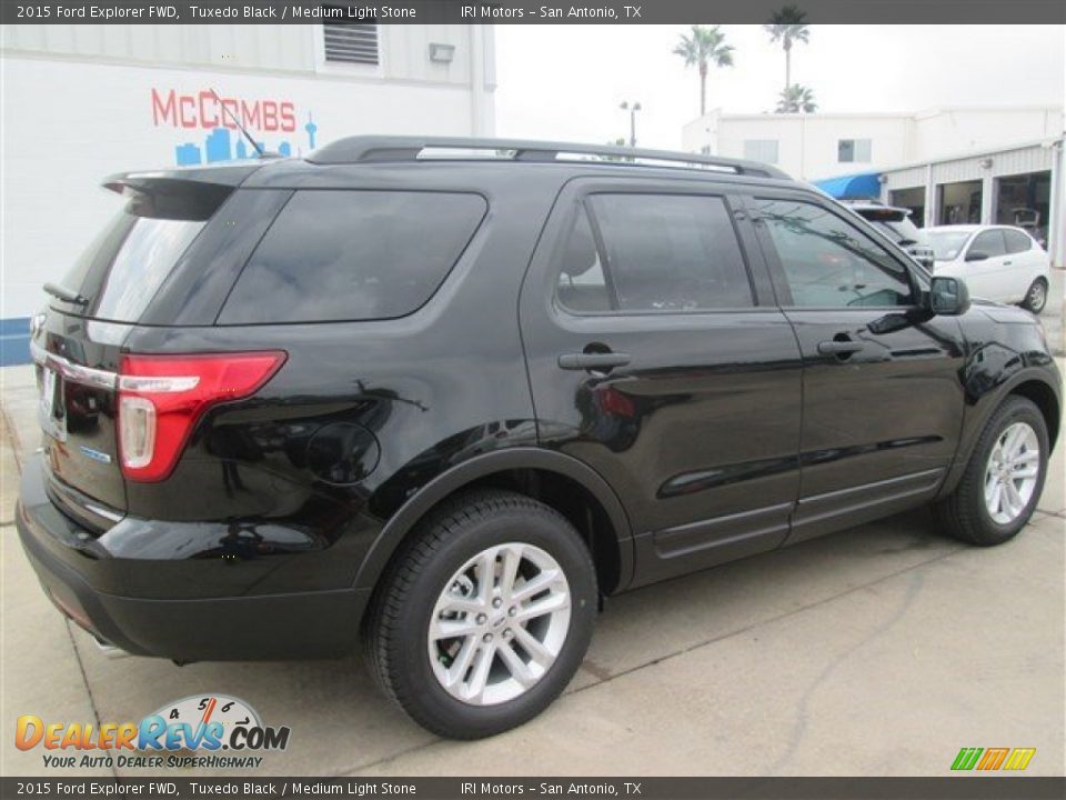 2015 Ford Explorer FWD Tuxedo Black / Medium Light Stone Photo #2