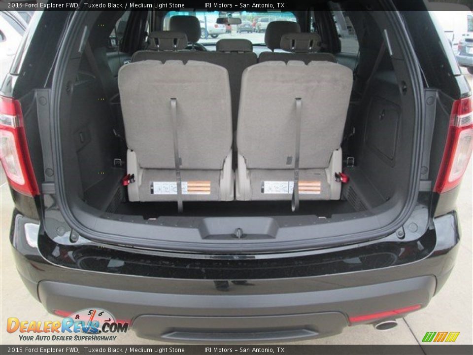 2015 Ford Explorer FWD Tuxedo Black / Medium Light Stone Photo #4