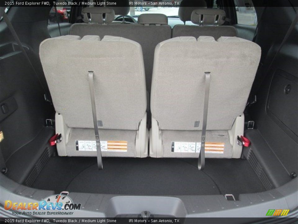 2015 Ford Explorer FWD Tuxedo Black / Medium Light Stone Photo #5