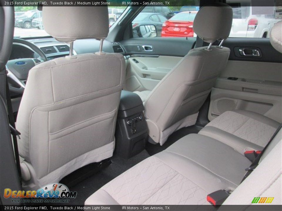 2015 Ford Explorer FWD Tuxedo Black / Medium Light Stone Photo #9