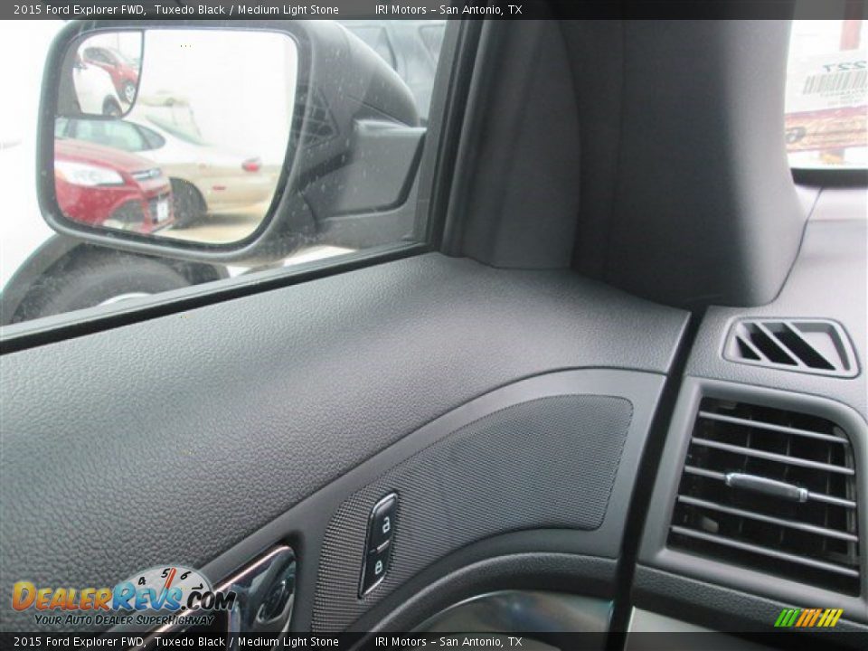 2015 Ford Explorer FWD Tuxedo Black / Medium Light Stone Photo #13