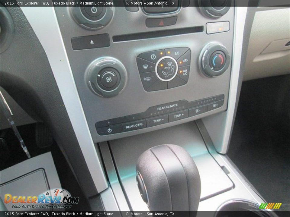 2015 Ford Explorer FWD Tuxedo Black / Medium Light Stone Photo #22