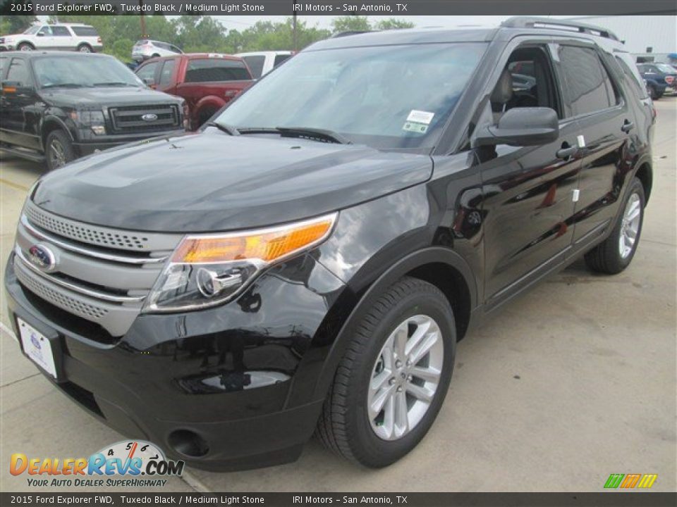 2015 Ford Explorer FWD Tuxedo Black / Medium Light Stone Photo #24