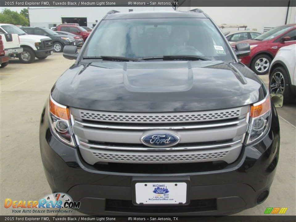 2015 Ford Explorer FWD Tuxedo Black / Medium Light Stone Photo #28