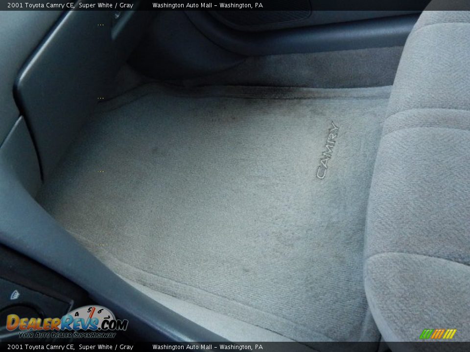 2001 Toyota Camry CE Super White / Gray Photo #15