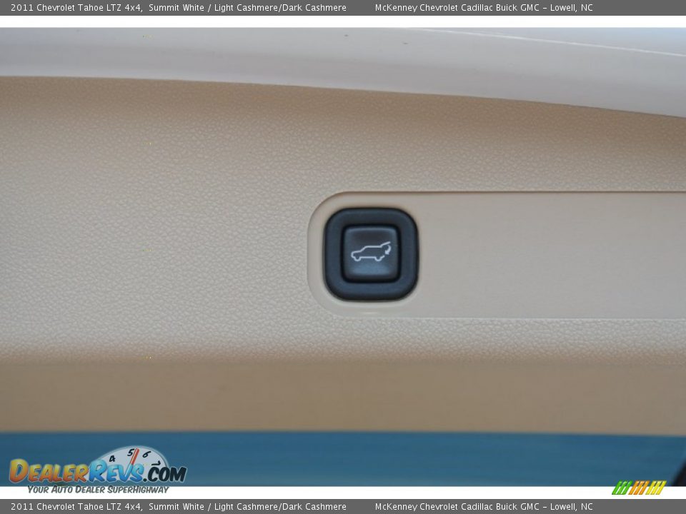 2011 Chevrolet Tahoe LTZ 4x4 Summit White / Light Cashmere/Dark Cashmere Photo #23