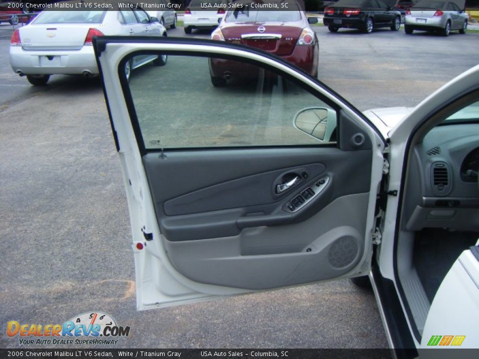 2006 Chevrolet Malibu LT V6 Sedan White / Titanium Gray Photo #9