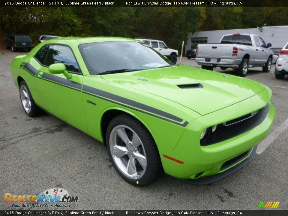 Front 3/4 View of 2015 Dodge Challenger R/T Plus Photo #7