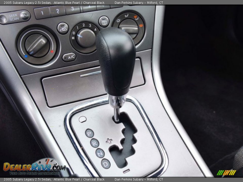 2005 Subaru Legacy 2.5i Sedan Atlantic Blue Pearl / Charcoal Black Photo #14