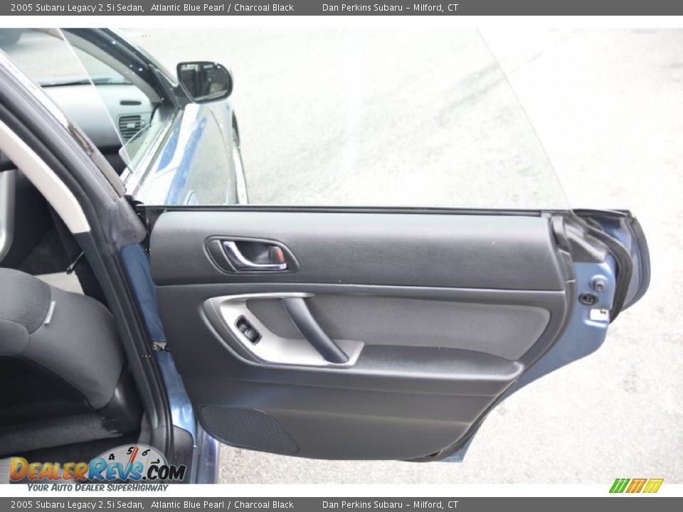 2005 Subaru Legacy 2.5i Sedan Atlantic Blue Pearl / Charcoal Black Photo #16