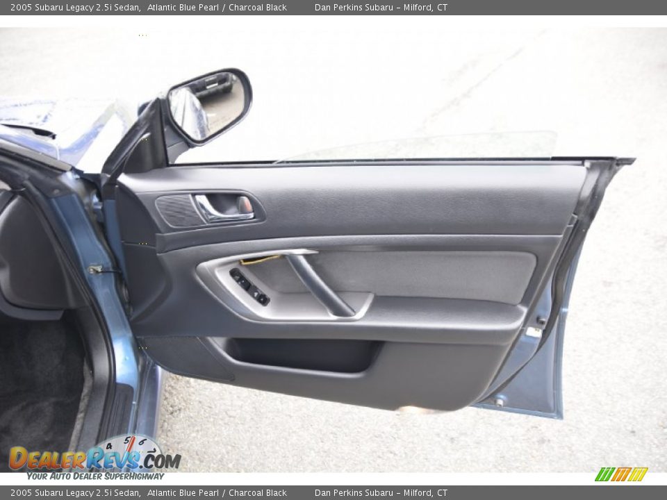 2005 Subaru Legacy 2.5i Sedan Atlantic Blue Pearl / Charcoal Black Photo #17