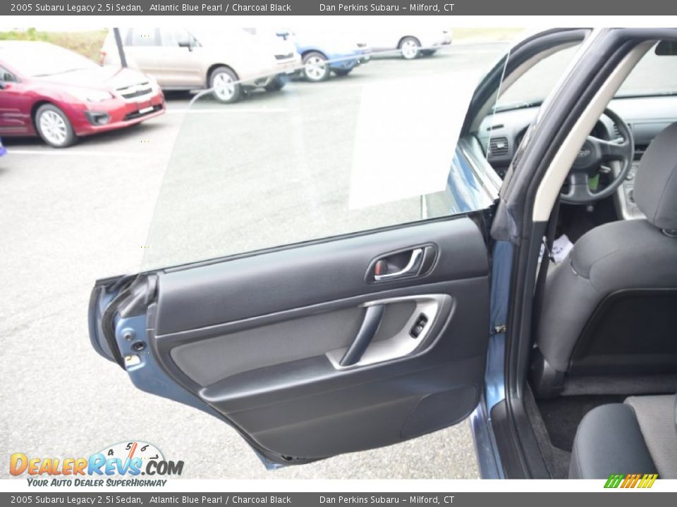 2005 Subaru Legacy 2.5i Sedan Atlantic Blue Pearl / Charcoal Black Photo #18