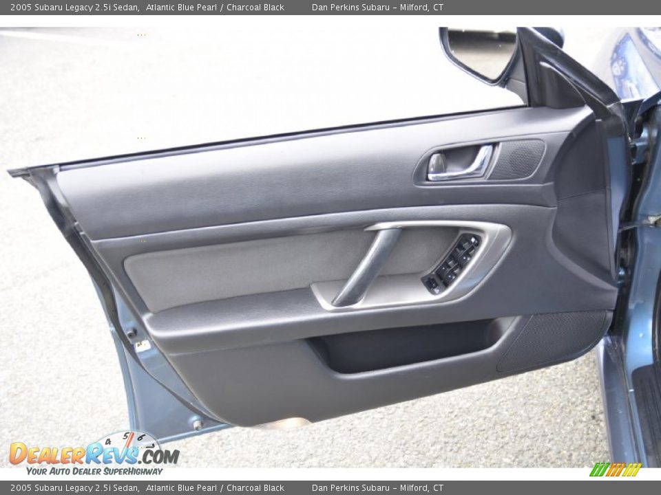 2005 Subaru Legacy 2.5i Sedan Atlantic Blue Pearl / Charcoal Black Photo #19