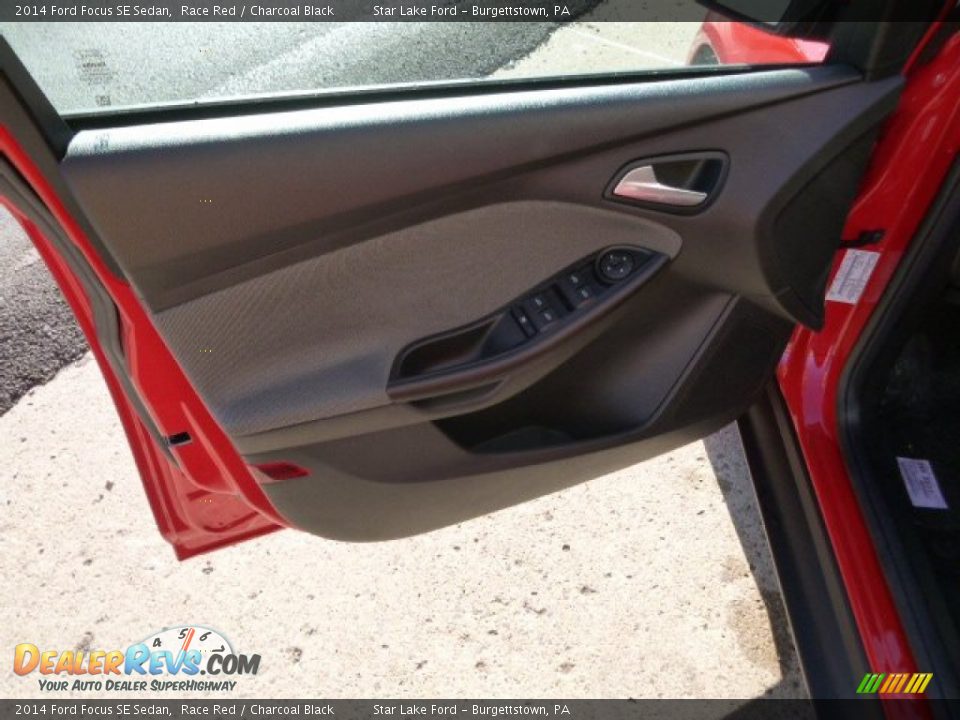 2014 Ford Focus SE Sedan Race Red / Charcoal Black Photo #10