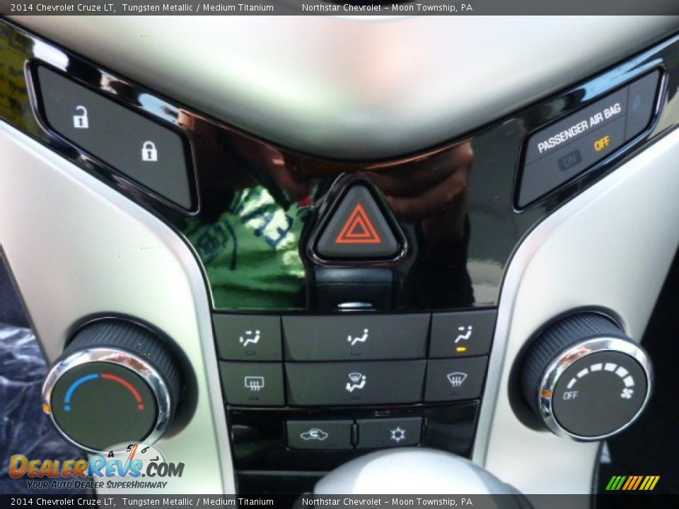 2014 Chevrolet Cruze LT Tungsten Metallic / Medium Titanium Photo #19