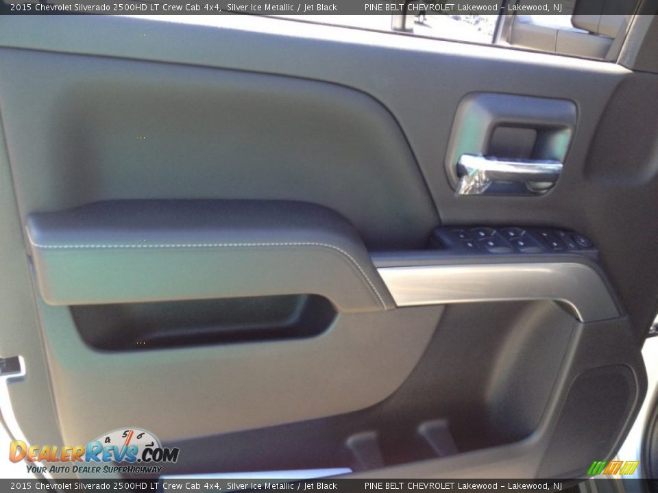 2015 Chevrolet Silverado 2500HD LT Crew Cab 4x4 Silver Ice Metallic / Jet Black Photo #8