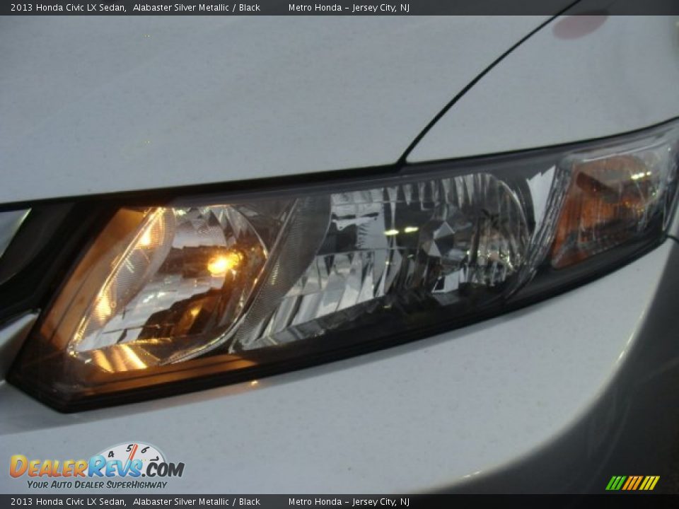2013 Honda Civic LX Sedan Alabaster Silver Metallic / Black Photo #30