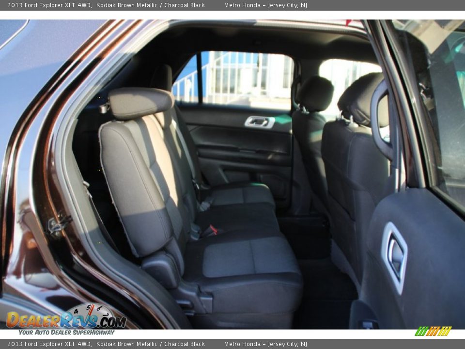 2013 Ford Explorer XLT 4WD Kodiak Brown Metallic / Charcoal Black Photo #25