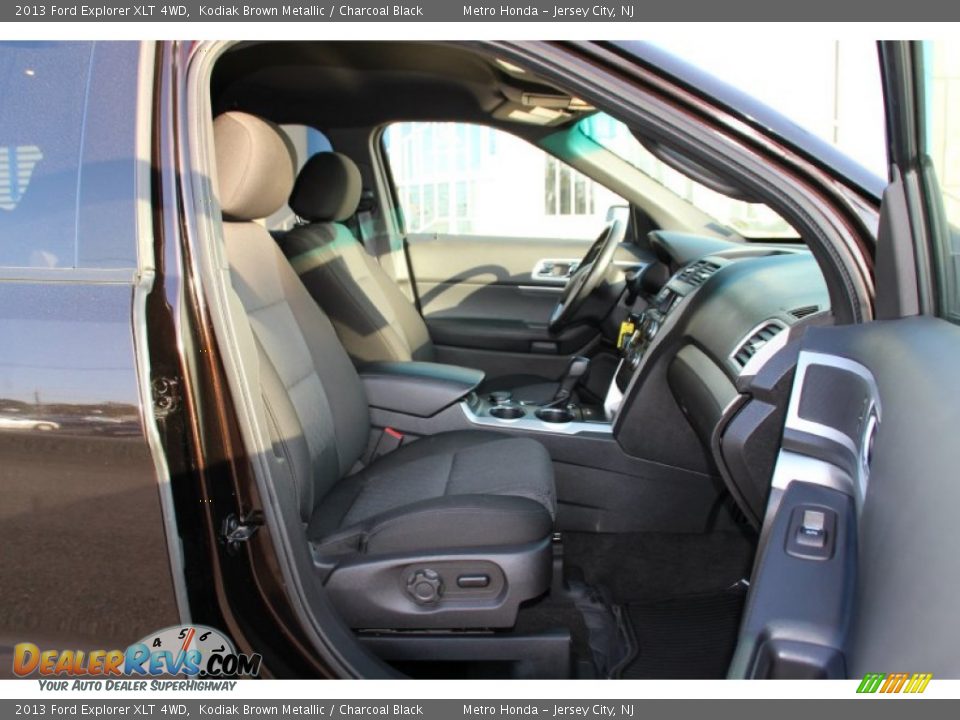 2013 Ford Explorer XLT 4WD Kodiak Brown Metallic / Charcoal Black Photo #28