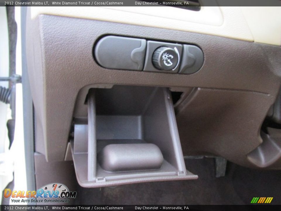 2012 Chevrolet Malibu LT White Diamond Tricoat / Cocoa/Cashmere Photo #32