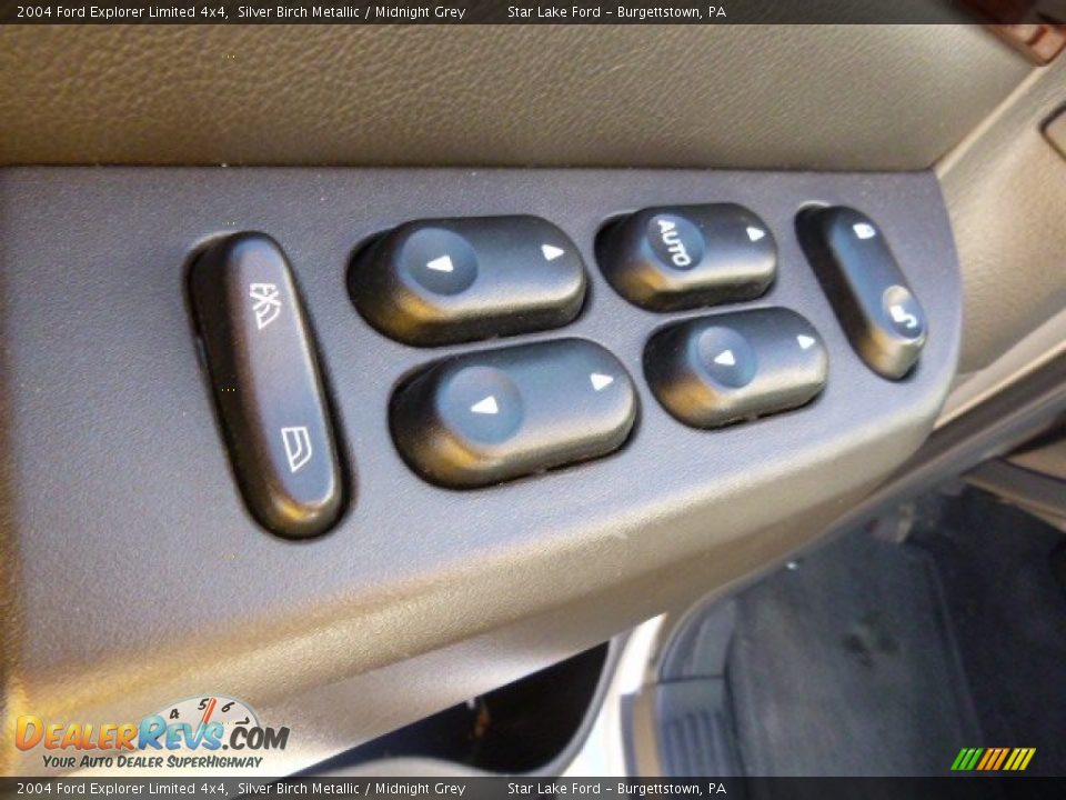 2004 Ford Explorer Limited 4x4 Silver Birch Metallic / Midnight Grey Photo #15
