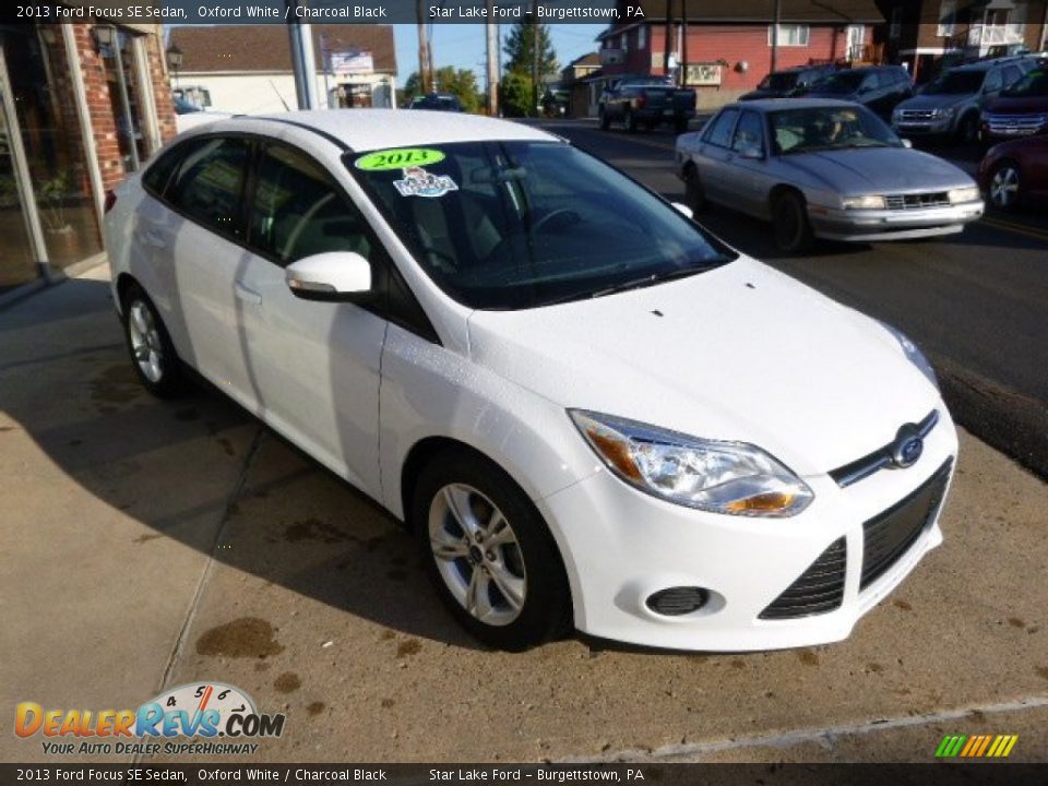 2013 Ford Focus SE Sedan Oxford White / Charcoal Black Photo #3