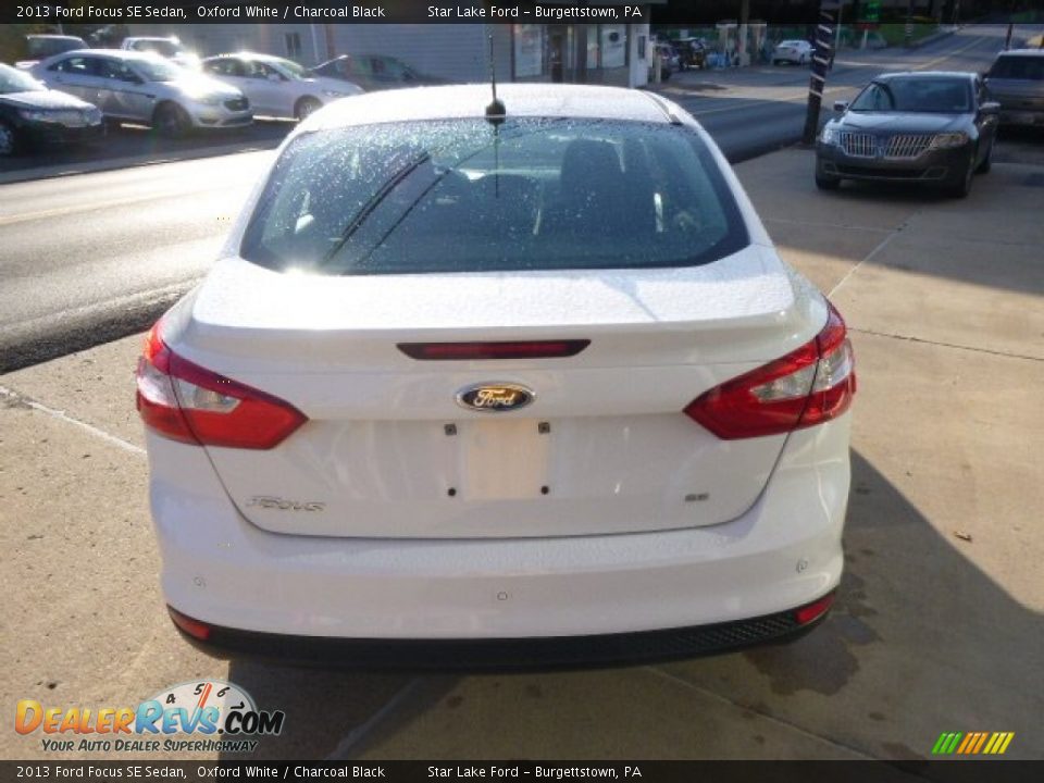 2013 Ford Focus SE Sedan Oxford White / Charcoal Black Photo #5