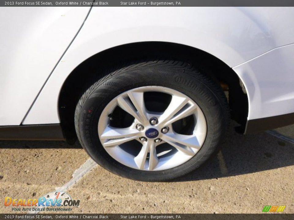 2013 Ford Focus SE Sedan Oxford White / Charcoal Black Photo #8