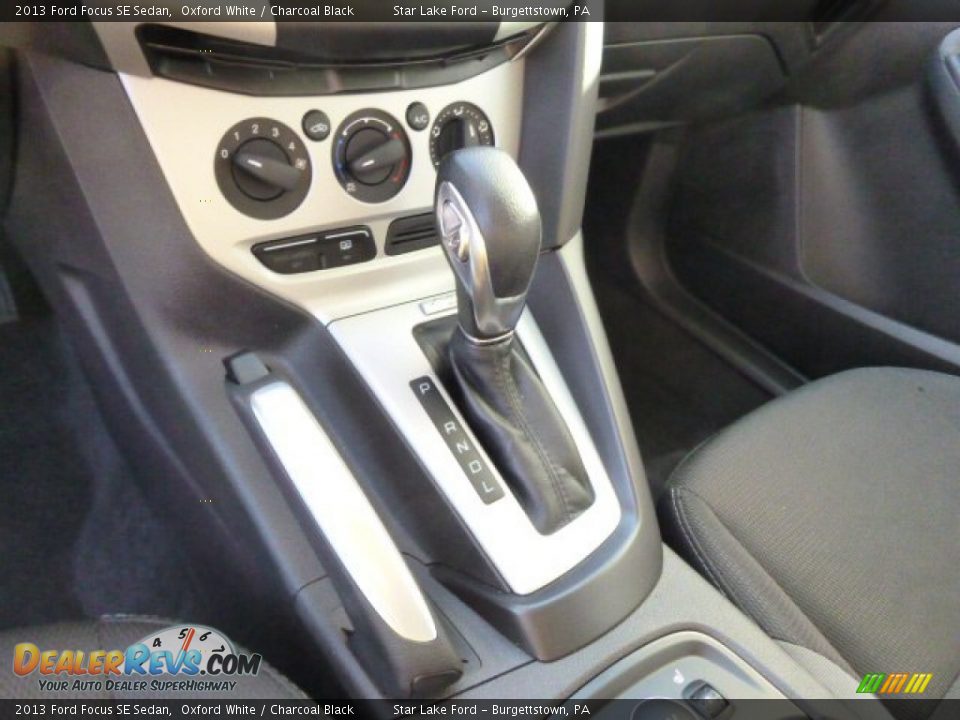 2013 Ford Focus SE Sedan Oxford White / Charcoal Black Photo #16