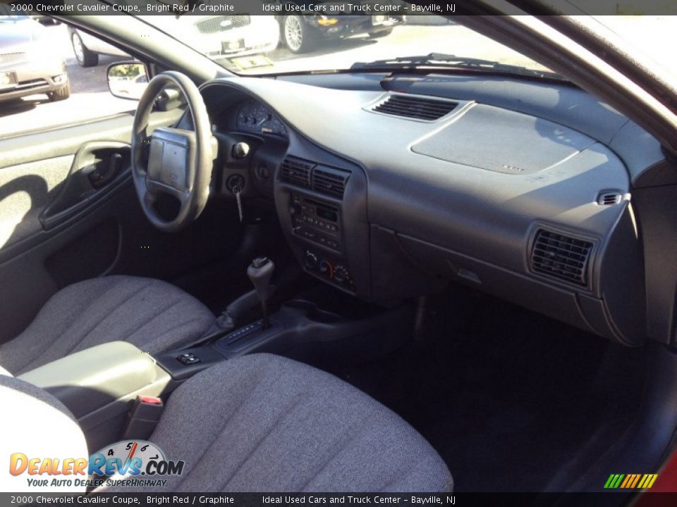 2000 Chevrolet Cavalier Coupe Bright Red / Graphite Photo #10