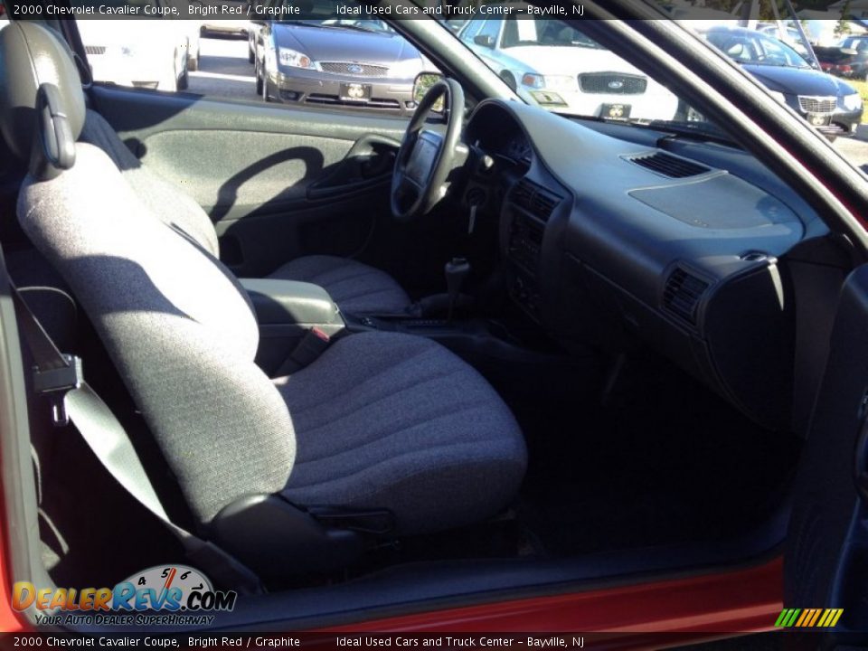 2000 Chevrolet Cavalier Coupe Bright Red / Graphite Photo #11