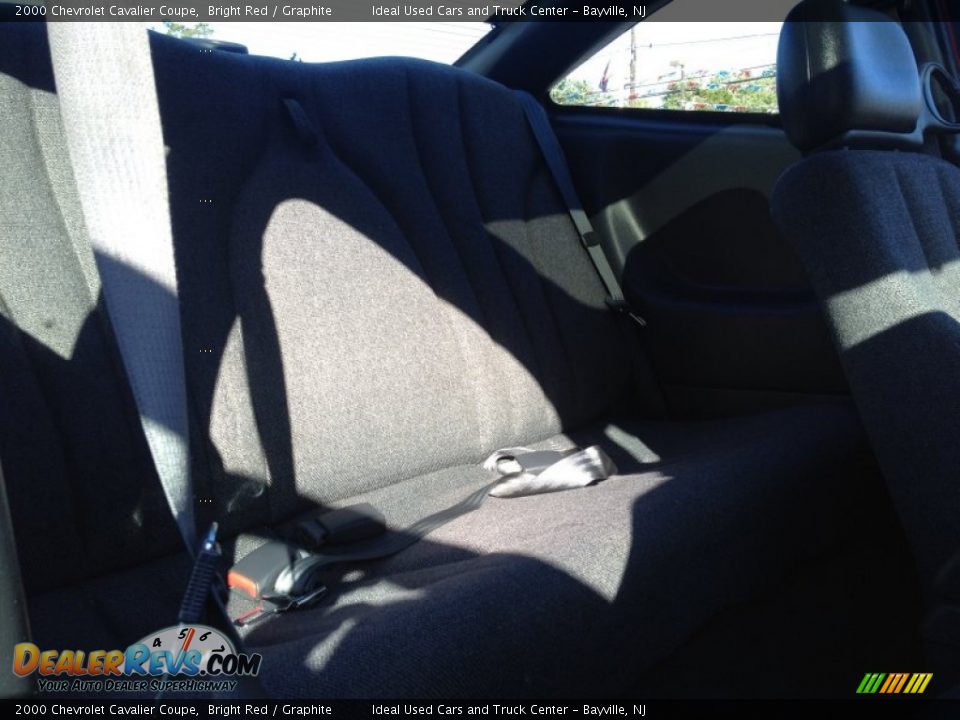 2000 Chevrolet Cavalier Coupe Bright Red / Graphite Photo #13