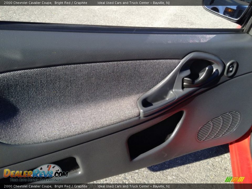 2000 Chevrolet Cavalier Coupe Bright Red / Graphite Photo #20