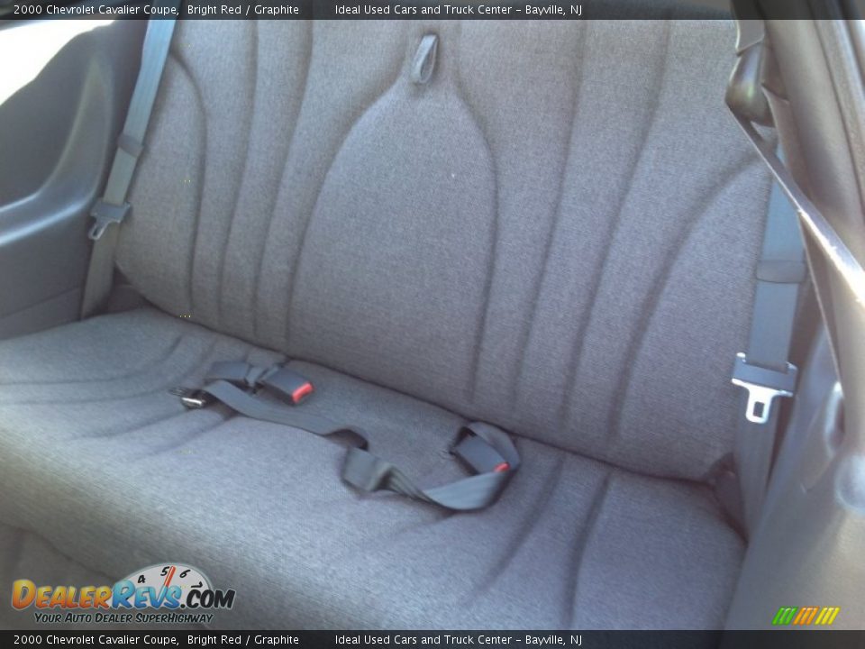 2000 Chevrolet Cavalier Coupe Bright Red / Graphite Photo #24