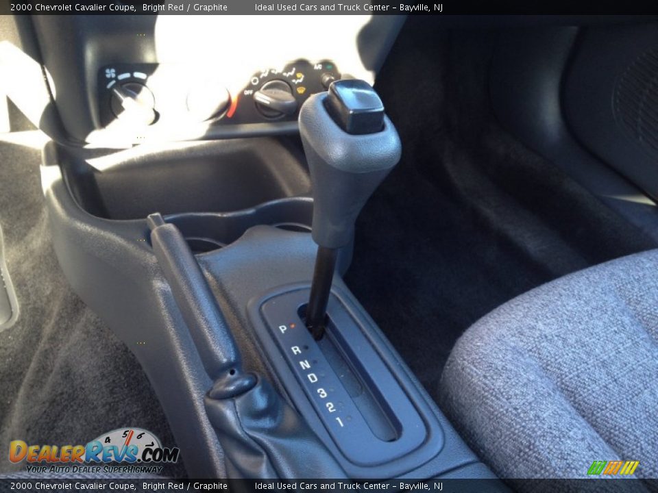 2000 Chevrolet Cavalier Coupe Bright Red / Graphite Photo #25