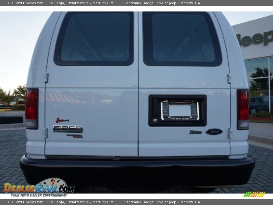 2013 Ford E Series Van E250 Cargo Oxford White / Medium Flint Photo #4