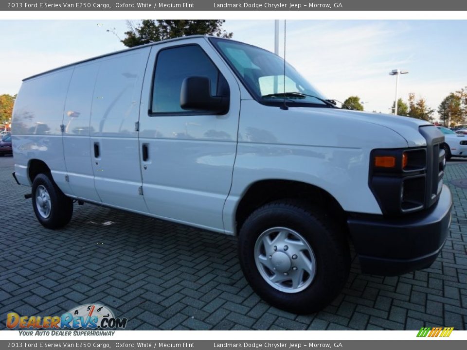 2013 Ford E Series Van E250 Cargo Oxford White / Medium Flint Photo #7