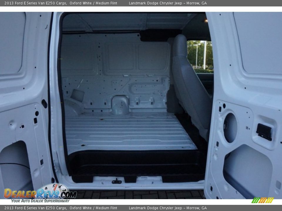 2013 Ford E Series Van E250 Cargo Oxford White / Medium Flint Photo #18