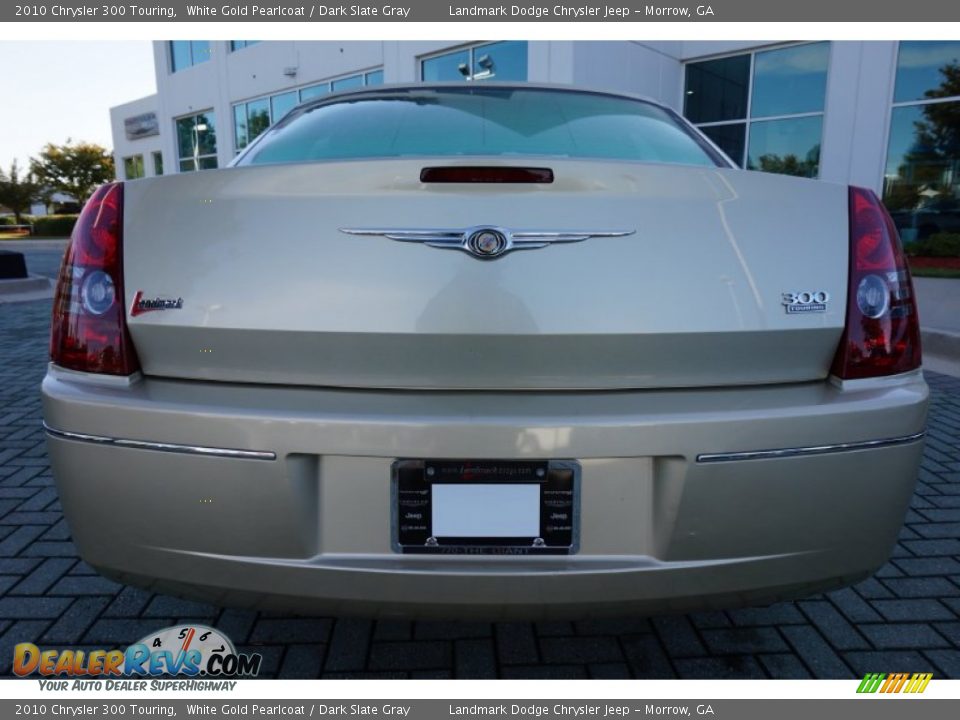 2010 Chrysler 300 Touring White Gold Pearlcoat / Dark Slate Gray Photo #4
