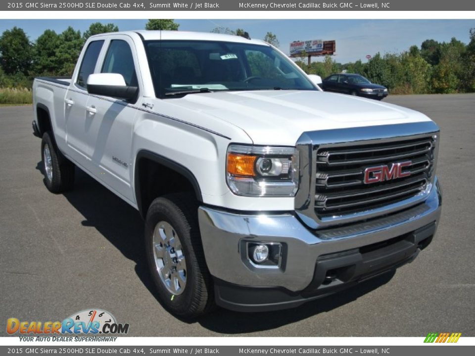 Front 3/4 View of 2015 GMC Sierra 2500HD SLE Double Cab 4x4 Photo #1